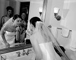 Bride-make-up-mirror_T.jpg