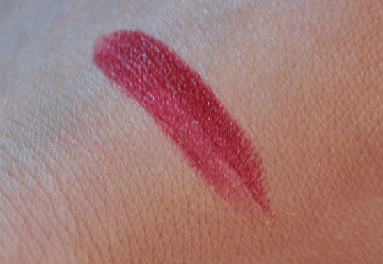 AVON Moisture Seduction Lipstick review&swatches