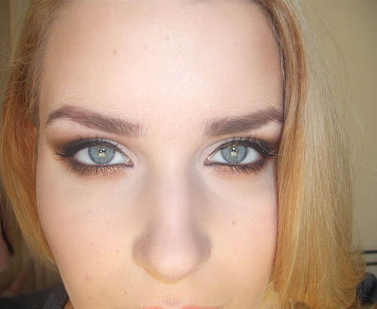 smokey eye look up close