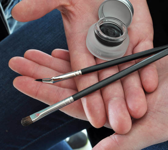 Back To Basics 7 How To Apply Gel Liner Beaut ie