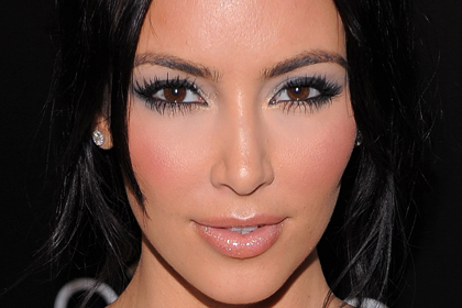 kim Kardashian silver eye