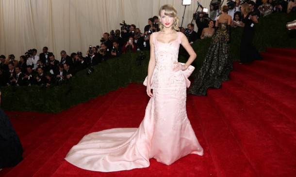 Taylor Swift in Oscar de la Renta