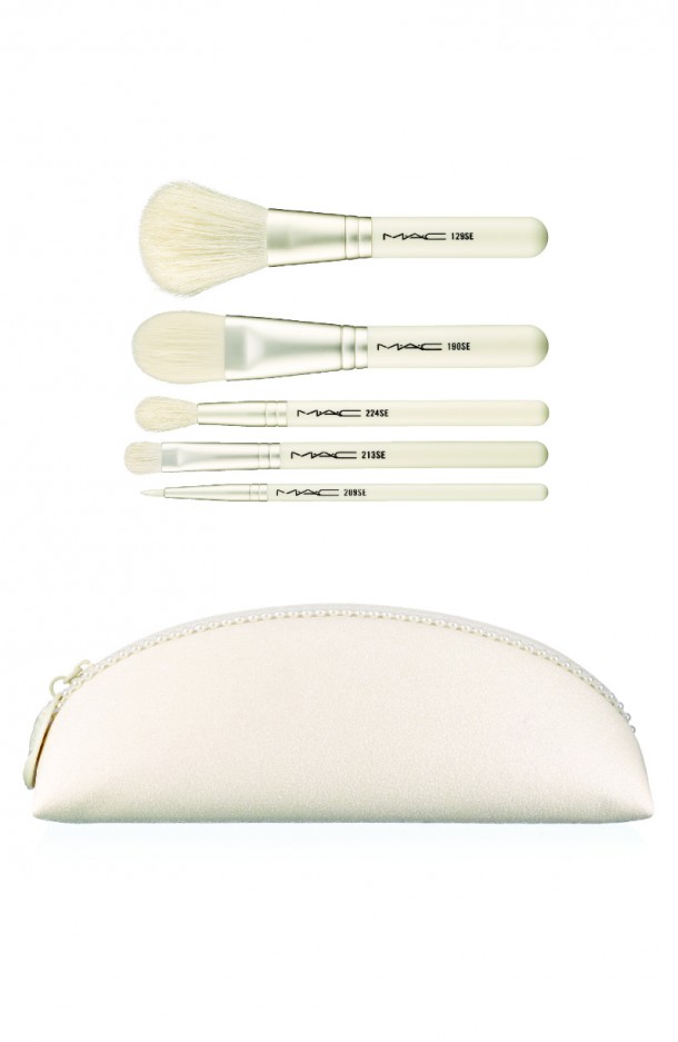 KEEPSAKES-BRUSH BAGS-Essential Brush Kit_300