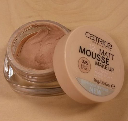 Catrice 12h Matt Mousse Makeup