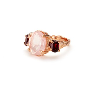 Chupi_Web_Rose_Gold_Ring_Dew_drop_in_the_Wild_with_Rose_Quartz