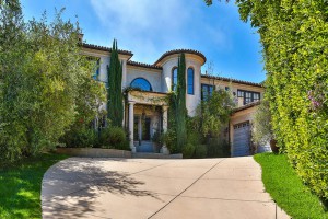 The-OC-House-8-15-Exterior