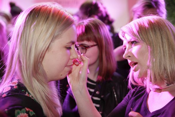 woman getting eyebrows done