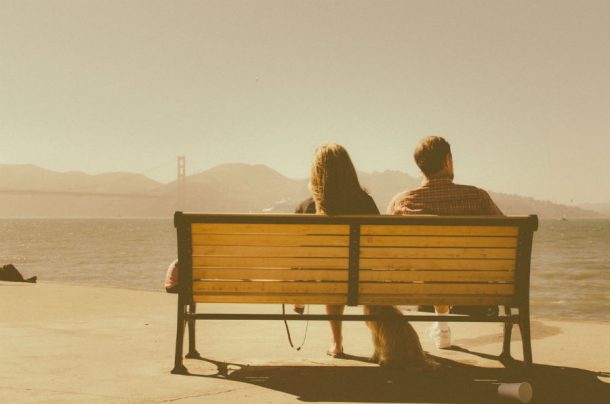 bench-sea-sunny-man-woman-pexels