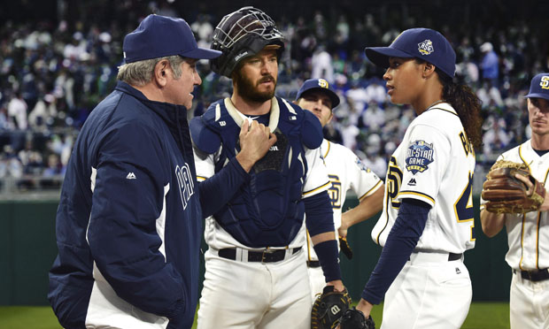 PITCH: L-R: Dan Lauria, Mark-Paul Gosselaar and Kylie Bunbury in PITCH coming soon to FOX. ©2016 Fox Broadcasting Co. Cr: Ray Mickshaw / FOX