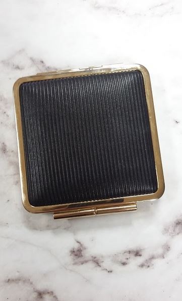 victoria beckham x estee lauder closed bronzer case