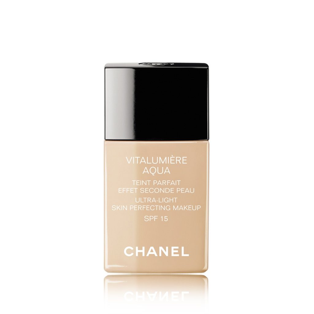 lightweight foundations Chanel