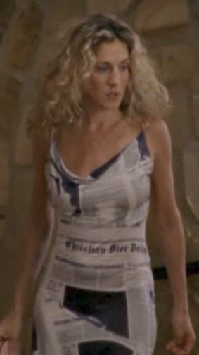 carrie newspaper dress episode