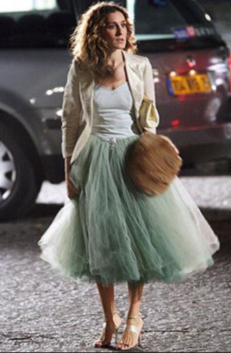 20 Of The Most Carrie Bradshaw Outfits Ever Beaut Ie