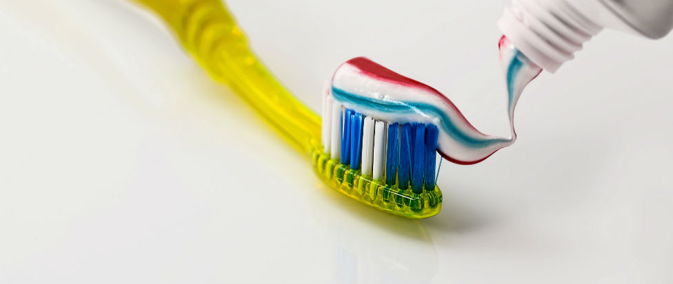 forgotten beauty tips toothpaste